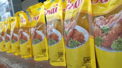 HET Dicabut, Stok Minyak Goreng Mulai Tersedia di Pusat Grosir Kendari