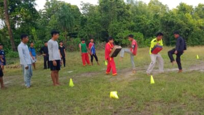 Kisah Guru Honorer di Desa Kramat, Sisihkan Gaji Untuk Penuhi Kelengkapan Latihan Bela Diri 