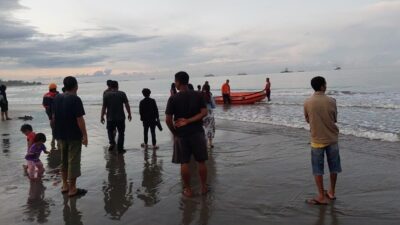 Tiga Bocah Terseret Arus di Pantai Batu Gong, Satu Orang Belum Ditemukan