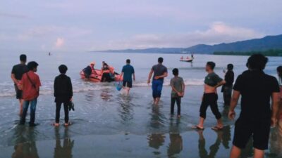 Cuaca Buruk Hambat Pencarian Bocah Terseret Arus di Pantai Batu Gong