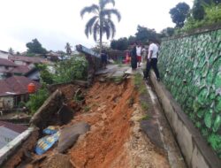 Diguyur Hujan Deras, Rumah Warga di Kecamatan Kendari Barat Tertimpa Material Longsor