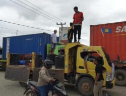 Akibat Solar Langka, Sopir Truk di Kendari Serbu SPBU
