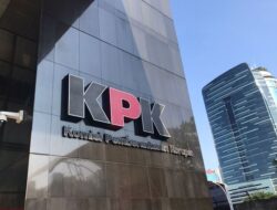 KPK Geledah Rumah Mewah Rektor Universitas Lampung