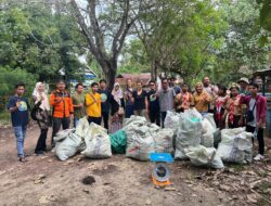 Aksi Bersih Pantai Batu Gong, Langkah Konkret World Clean Up Day Jaga Ekosistem Laut