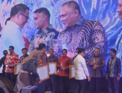 Masuk Sebagai Desa Cantik, Bupati Konawe Terima Award dari BPS RI