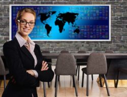Tips Menjadi Wanita Karier yang Sukses dan Kebiasaan yang Harus Dilakukan