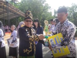 Guru Terpencil Dapat Tunjangan, Pj Bupati Konawe: Ini Tunai Bukan Janji