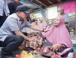 Berkunjung di Kolut, ASR Sapa Pedagang Pasar Tradisional Simbula