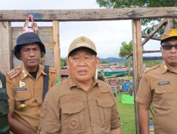 Kunker ke Desa Muara Sampara, Pj Bupati Konawe Perintahkan Segera Evakuasi Warga Terdampak Abrasi Sungai