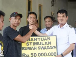 Respon Cepat, Ketua DPRD Dan Wabup Konut Salurkan Bantuan Kepada Korban Kebakaran di Kecamatan Wiwirano