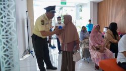 Melayani Sepenuh Hati, Security BRI BO Otista Hadirkan Kenyamanan bagi Nasabah Pensiunan